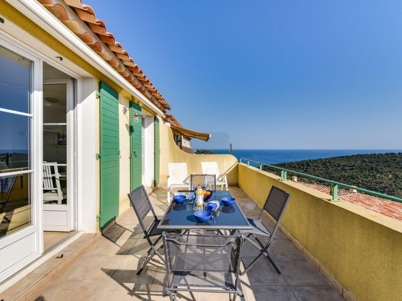 Holiday Home Le Belvedere By Interhome Cavalaire-sur-Mer Eksteriør billede